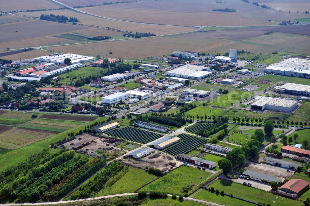 Bad Langensalza from the bird's eye view: Photovoltaikanlage / Solaranlage / Solarpark Am Katzenstieg an der Thamsbrücker Landstraße in Bad Langensalza, Thüringen. Ein Projekt der Markus Kästner GmbH, Bau-& Vertrieb von Photovoltaikanlagen. Photovoltaic installation / solar power system / photovoltaic power plant Am Katzenstieg in Bad Langensalza, Thuringia.