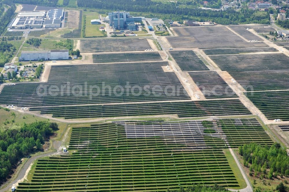 Lauta from the bird's eye view: The completed construction work on the photovoltaic system solar park Lauta on one part of the former Lautawerk-area