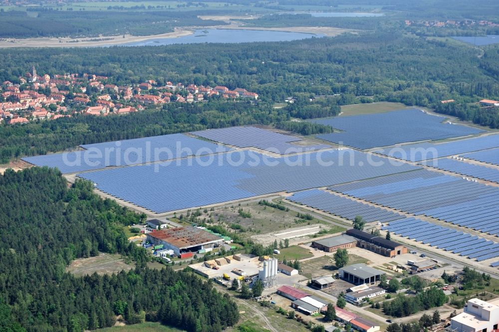 Lauta from the bird's eye view: The completed construction work on the photovoltaic system solar park Lauta on one part of the former Lautawerk-area