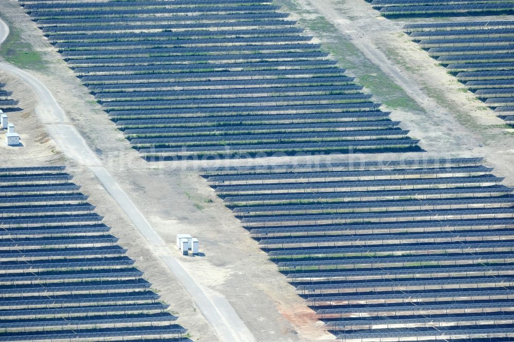 Lauta from above - The completed construction work on the photovoltaic system solar park Lauta on one part of the former Lautawerk-area