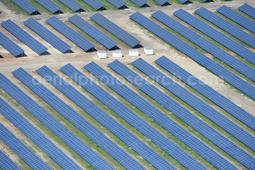 Lauta from above - The completed construction work on the photovoltaic system solar park Lauta on one part of the former Lautawerk-area