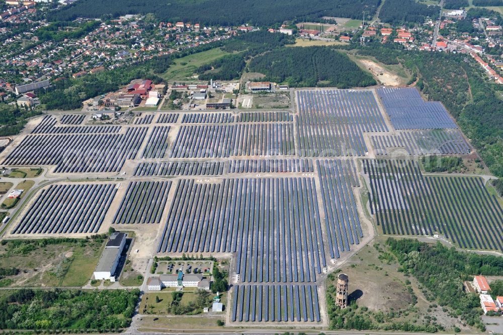 Aerial photograph Lauta - The completed construction work on the photovoltaic system solar park Lauta on one part of the former Lautawerk-area