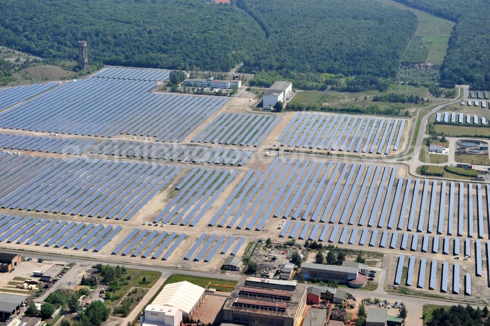 Lauta from above - The completed construction work on the photovoltaic system solar park Lauta on one part of the former Lautawerk-area