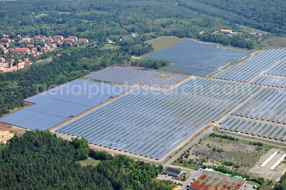 Lauta from the bird's eye view: The completed construction work on the photovoltaic system solar park Lauta on one part of the former Lautawerk-area