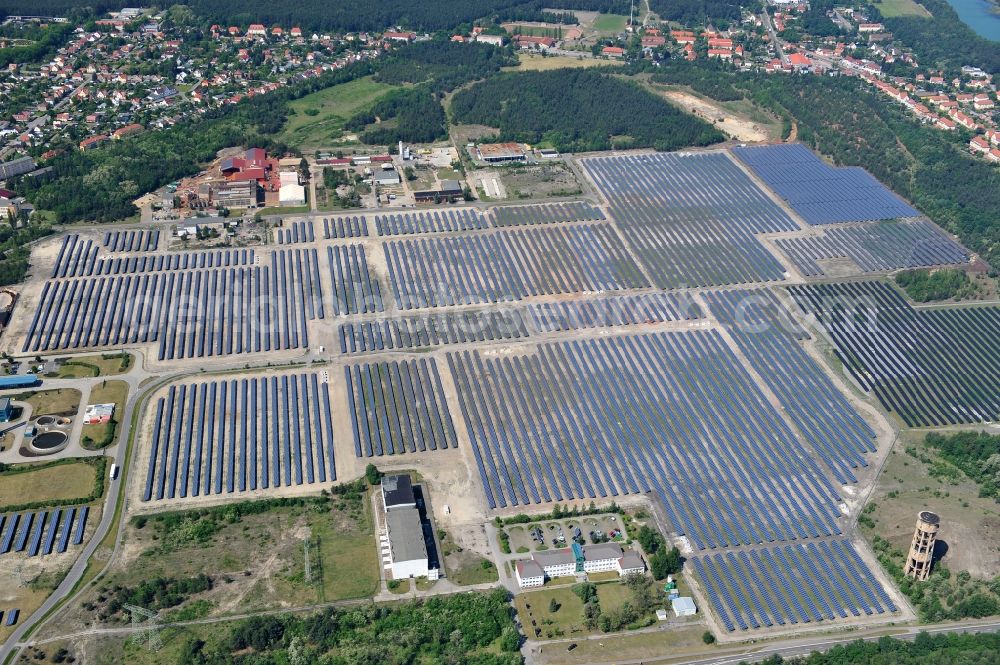 Aerial photograph Lauta - The completed construction work on the photovoltaic system solar park Lauta on one part of the former Lautawerk-area