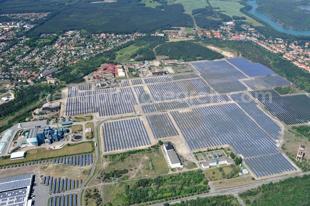 Lauta from above - The completed construction work on the photovoltaic system solar park Lauta on one part of the former Lautawerk-area