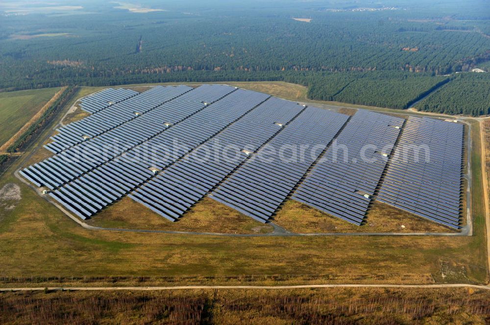 Aerial image Lichterfeld-Schacksdorf - Solarpark / Solaranlage / Photovoltaikanlage Lichterfeld in Brandenburg. Ein Projekt der Q-Cells International GmbH. Solar Park / photovoltaic system in Lichterfeld, Brandenburg.