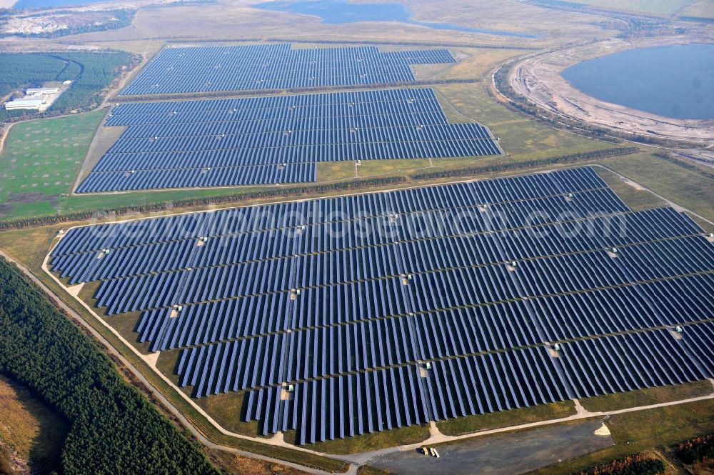 Aerial image Lichterfeld-Schacksdorf - Solarpark / Solaranlage / Photovoltaikanlage Lichterfeld in Brandenburg. Ein Projekt der Q-Cells International GmbH. Solar Park / photovoltaic system in Lichterfeld, Brandenburg.