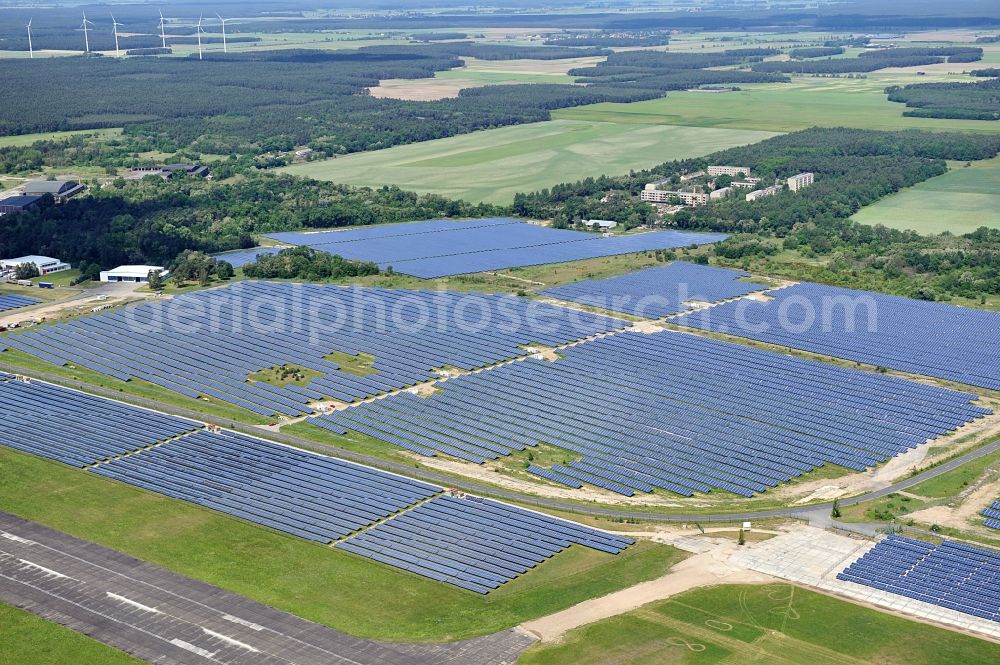 Falkenberg / Elster from the bird's eye view: Solar power station in Falkenberg-Lönnewitz Airport