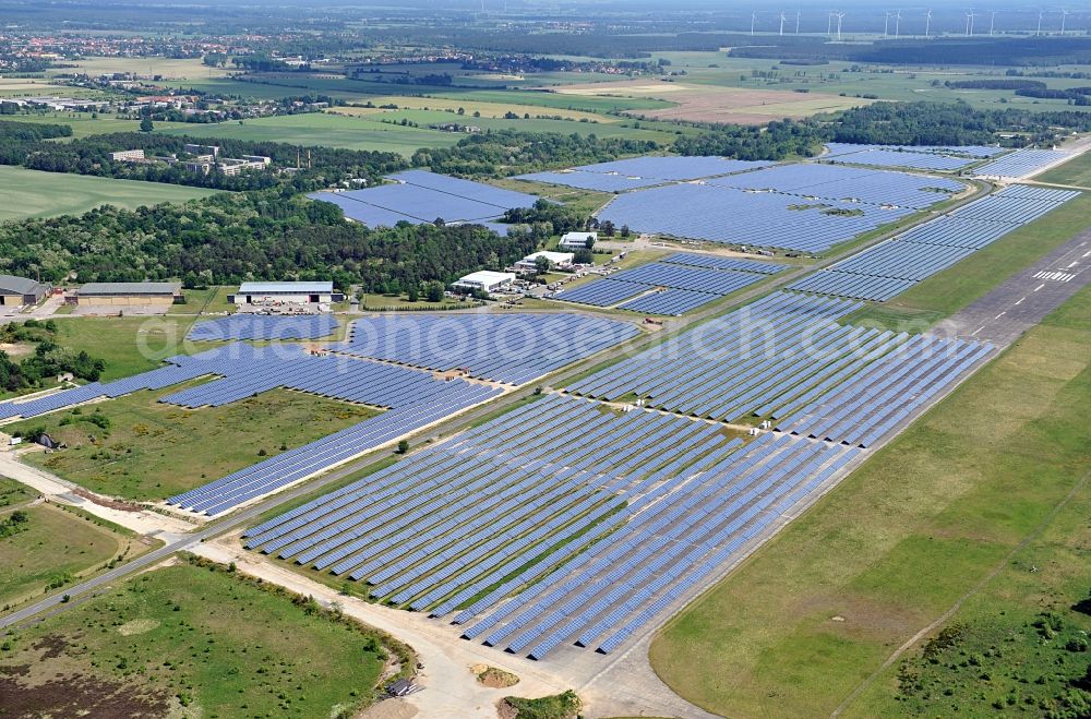 Falkenberg / Elster from the bird's eye view: Solar power station in Falkenberg-Lönnewitz Airport