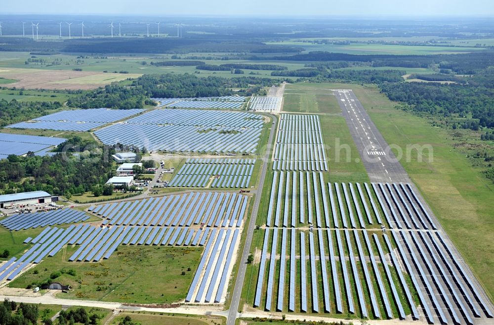 Aerial photograph Falkenberg / Elster - Solar power station in Falkenberg-Lönnewitz Airport