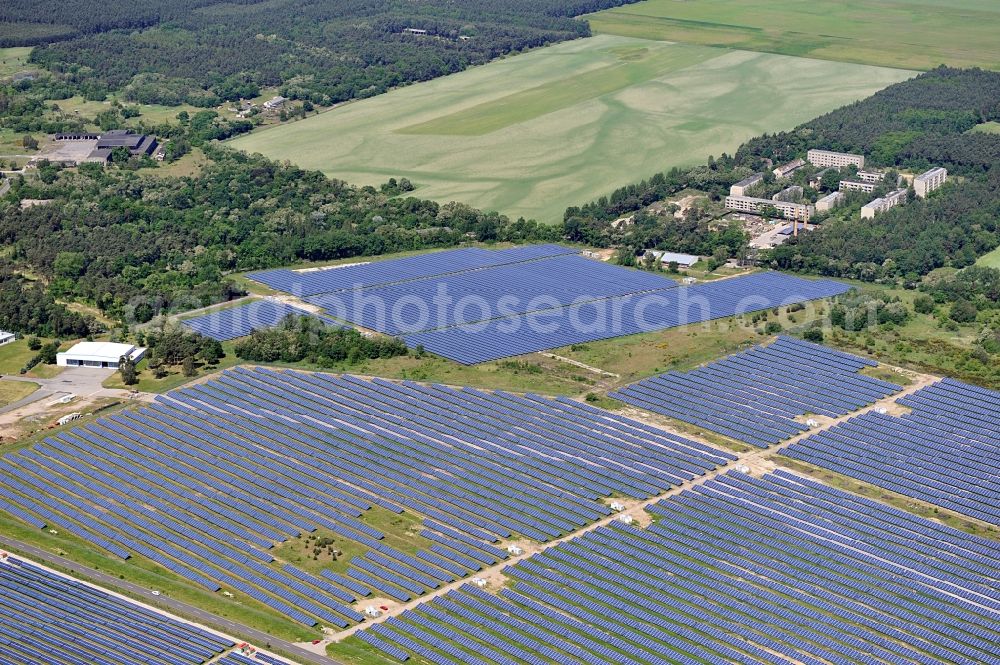 Falkenberg / Elster from the bird's eye view: Solar power station in Falkenberg-Lönnewitz Airport