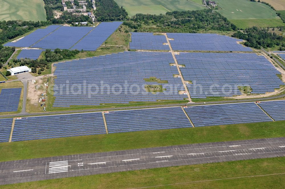 Aerial photograph Falkenberg / Elster - Solar power station in Falkenberg-Lönnewitz Airport