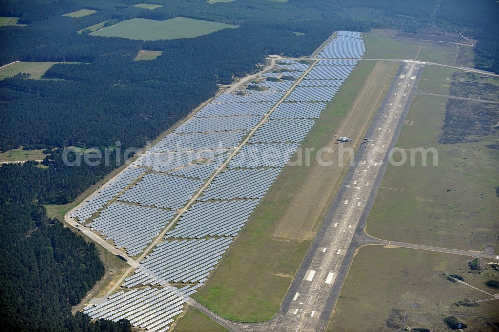 Drewitz from above - Solar power station on Cottbus-Drewitz Airport