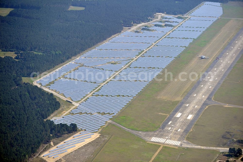 Drewitz from the bird's eye view: Solar power station on Cottbus-Drewitz Airport