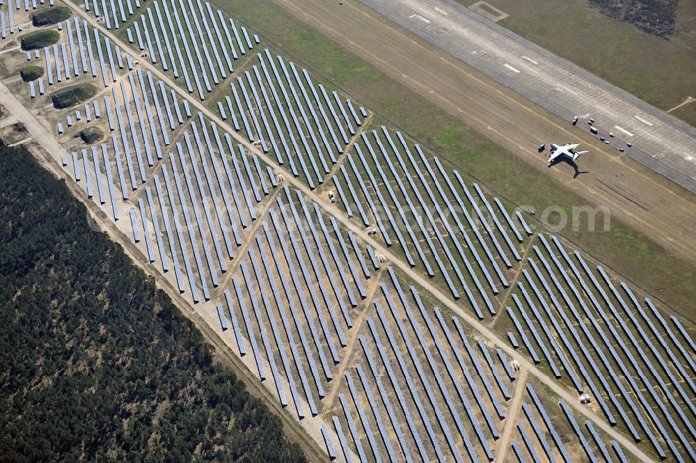 Drewitz from above - Solar power station on Cottbus-Drewitz Airport