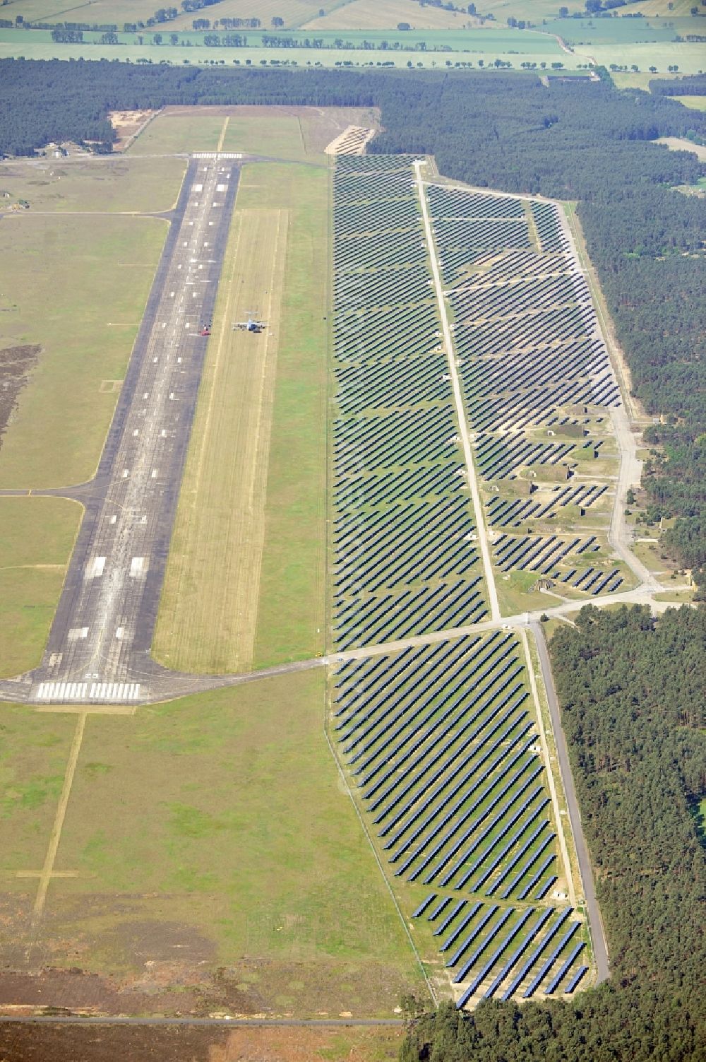 Drewitz from above - Solar power station on Cottbus-Drewitz Airport