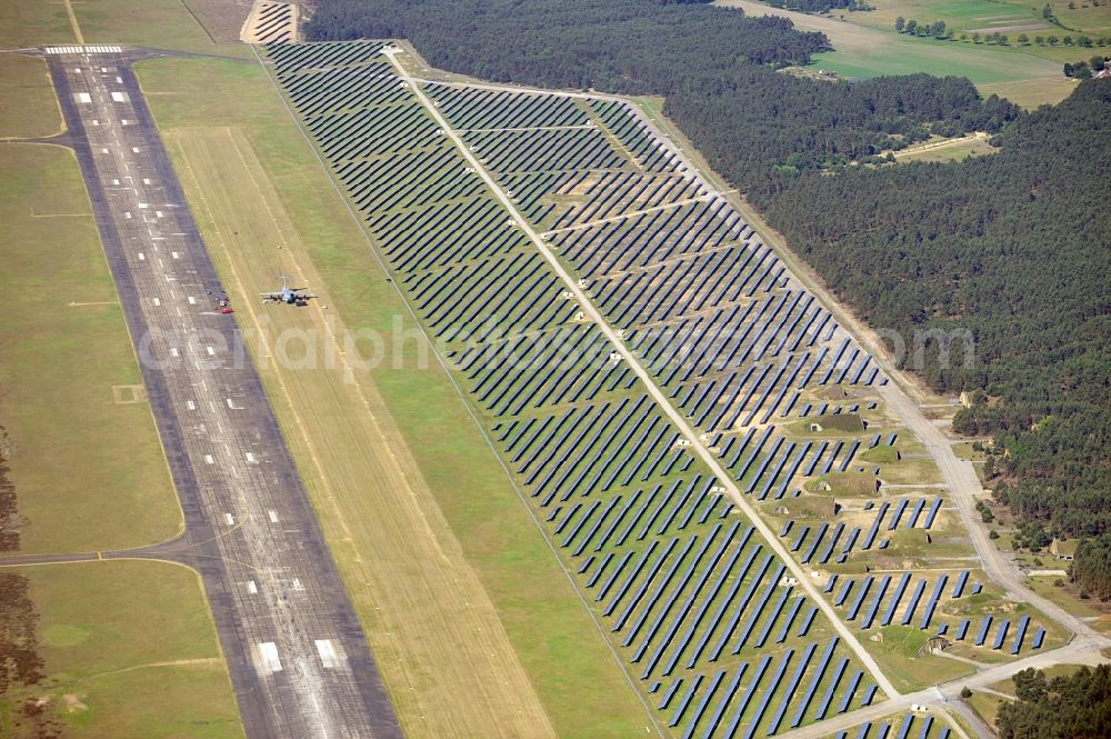 Drewitz from the bird's eye view: Solar power station on Cottbus-Drewitz Airport