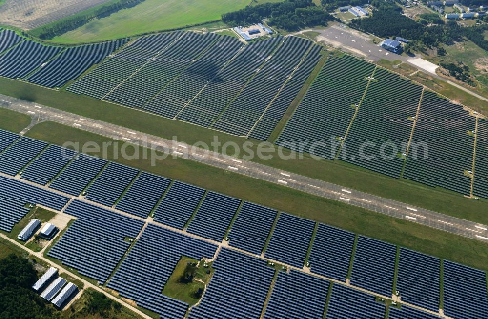 Aerial photograph Neuhardenberg - Solar Park - Solar power plant and photovoltaic system BaySolar Projekt GmbH on the site of the airfield Neuhardenberg in Brandenburg. http://