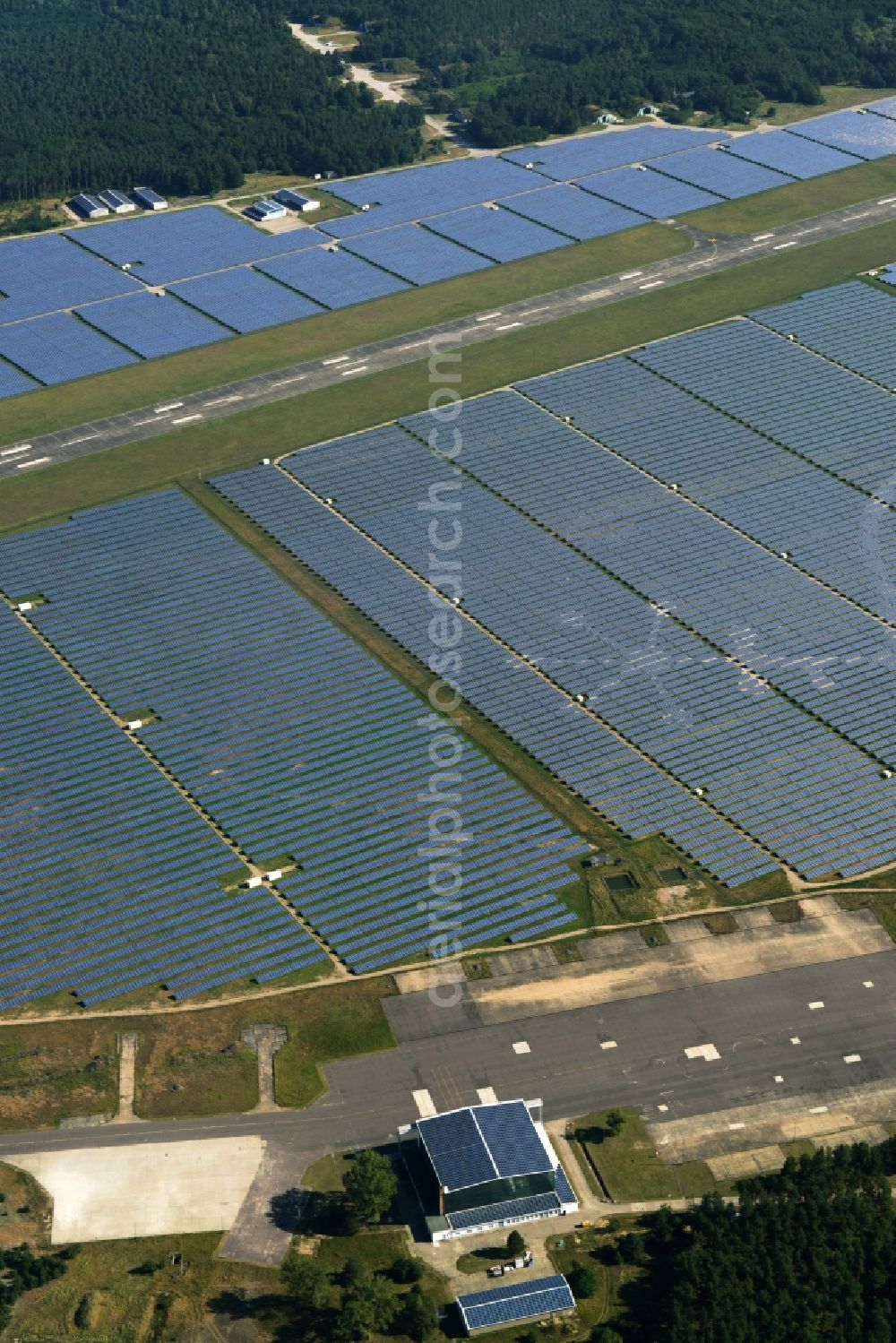 Aerial image Neuhardenberg - Solar Park - Solar power plant and photovoltaic system BaySolar Projekt GmbH on the site of the airfield Neuhardenberg in Brandenburg. http://