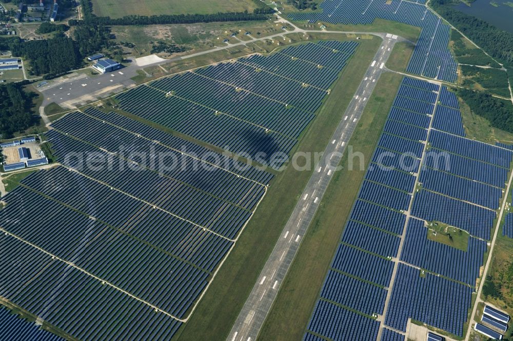 Aerial photograph Neuhardenberg - Solar Park - Solar power plant and photovoltaic system BaySolar Projekt GmbH on the site of the airfield Neuhardenberg in Brandenburg. http://