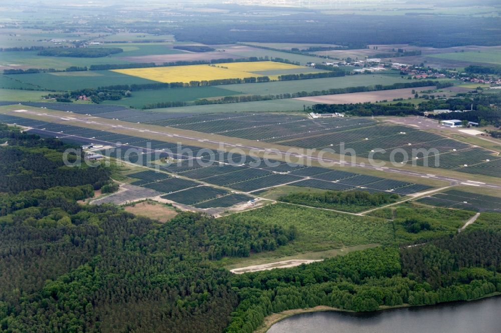 Aerial image Neuhardenberg - Solar Park - Solar power plant and photovoltaic system BaySolar Projekt GmbH on the site of the airfield Neuhardenberg in Brandenburg