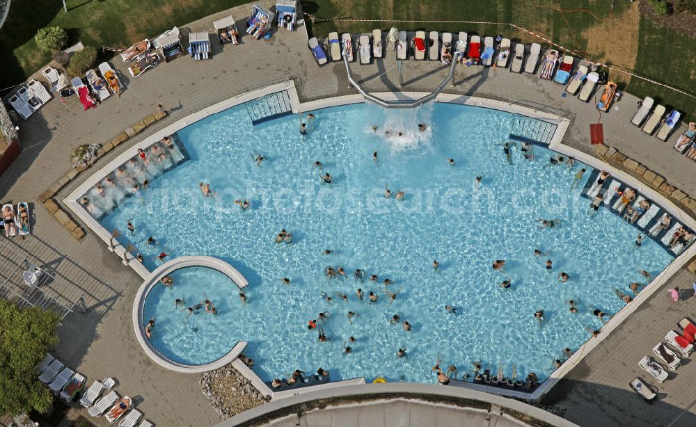 Hamm from above - Das Sole-Außenbecken in der Maximare Erlebnistherme Bad Hamm Gmbh in Hamm, Nordrhein-Westfalen. Brine outdoor pool in the Maximare thermal bath in Hamm, Nordrhein-Westfalen.