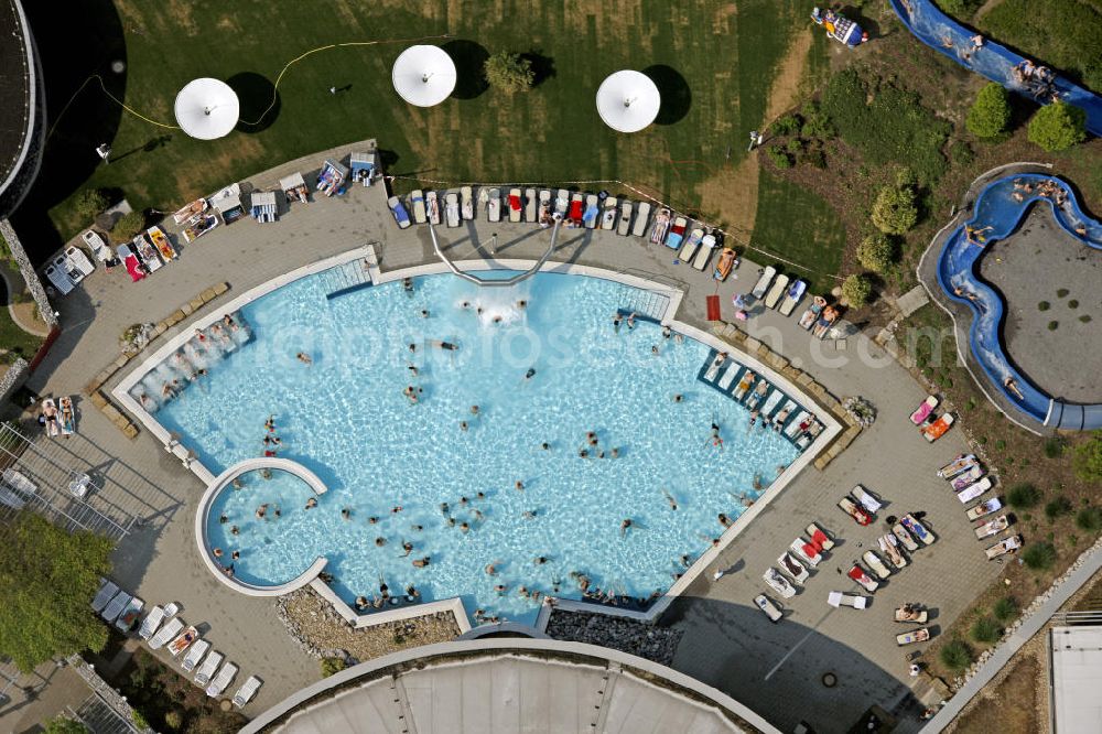 Aerial image Hamm - Das Sole-Außenbecken in der Maximare Erlebnistherme Bad Hamm Gmbh in Hamm, Nordrhein-Westfalen. Brine outdoor pool in the Maximare thermal bath in Hamm, Nordrhein-Westfalen.