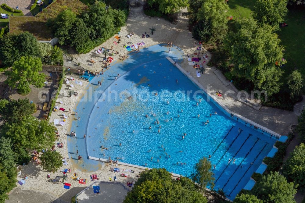 Aerial image Dortmund - View of the in the brine bath Wischlingen in Dortmund in the state North Rhine-Westphalia. The brine bath offers a heated ope-air pool, a brine bath and saunas