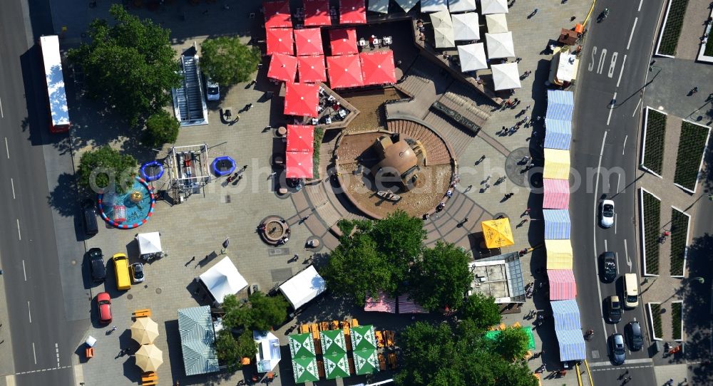 Aerial image Berlin - The Weltkugelbrunnen is a well near the Europa-Center at the square Breitscheidplatz