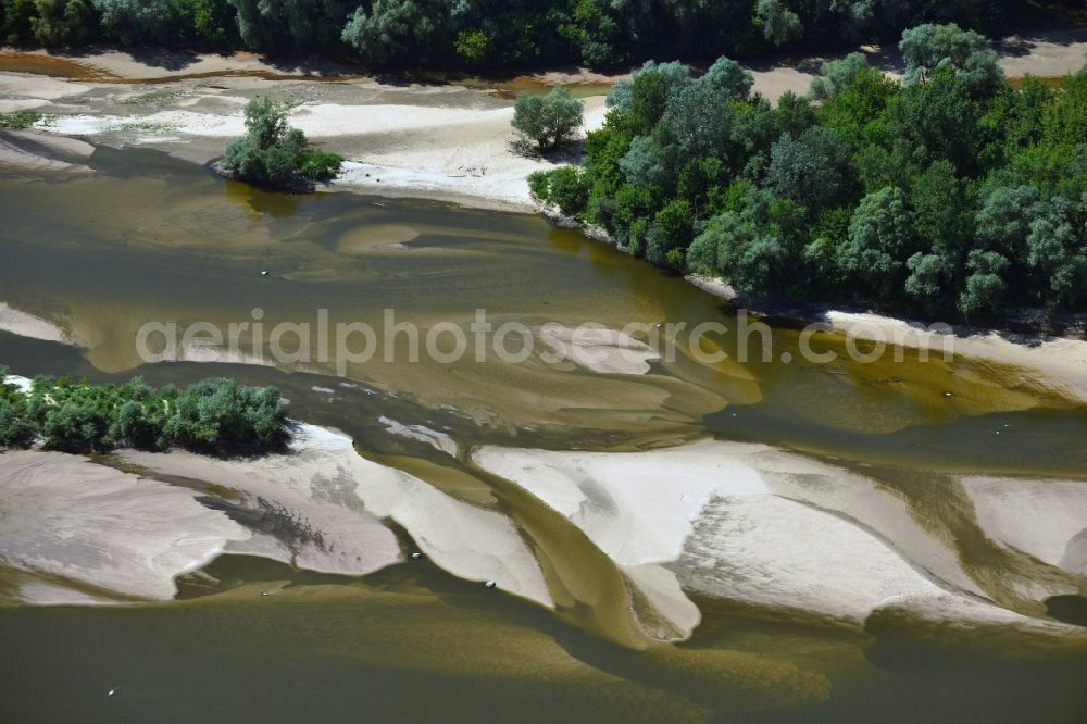 Warschau from the bird's eye view: Summer Due to lower water level on the banks of the weichsel river on Lesie Bielanskim in Warsaw in Poland