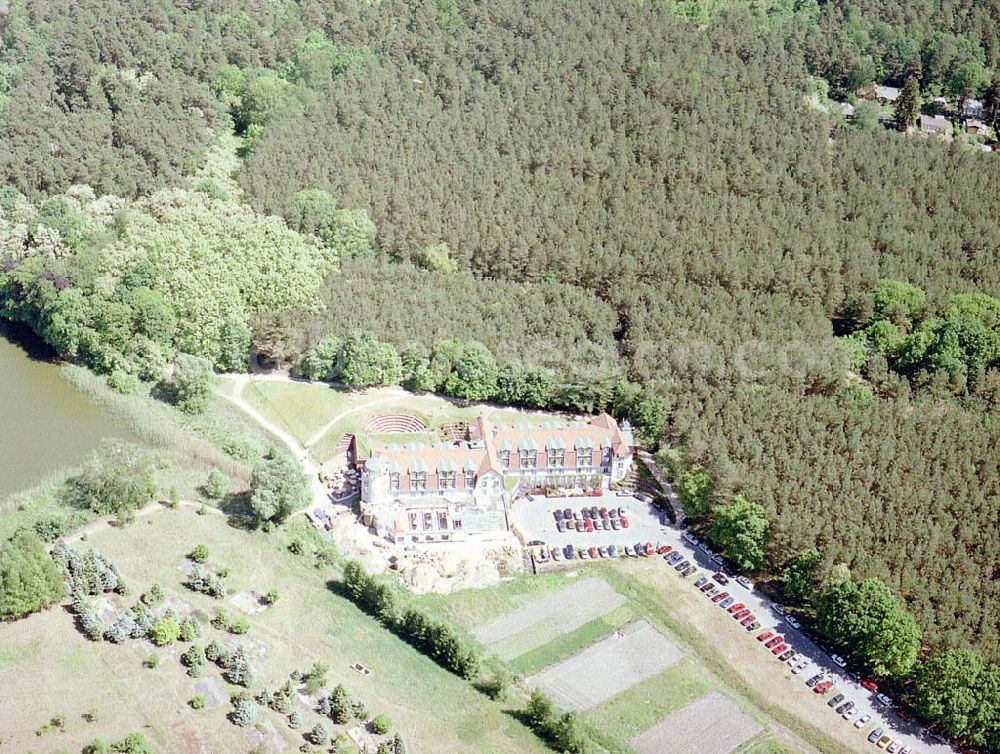 Aerial photograph Sommerfeld / BRB - Ringhotel am See an der Beetzer Straße 1a in 16766 Sommerfeld.Ringhotel am See - Sommerfeld.Hotelbetriebs GmbH Beetzer Straße 1a,D-16766 Kremmen / Ortsteil Sommerfeld,Fon: +49 (0) 33 055 - 970,info@hotelsommerfeld.de