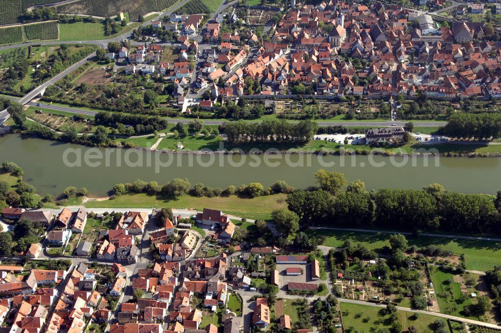 Aerial photograph SOMMERHAUSEN - Blick über Sommerhausen (oben) Winterhausen (unten) am Main. Winterhausen und Sommerhausen sind Märkte im unterfränkischen Landkreis Würzburg und Mitglieder der Verwaltungsgemeinschaft Eibelstadt. Kontakt: Rathaus Sommerhausen, Hauptstraße 15, 97286 Sommerhausen, Tel. +49 (0)9333 216, Fax +49 (0)9333 8226, e-mail: rathaus@sommerhausen.de; Kontakt Markt Winterhausen: Gemeindeverwaltung, Rathausplatz 2, 97286 Winterhausen, Tel. +49 (0)9333 214, Fax +49 (0)9333 1802, e-mail: Rathaus@winterhausen.de