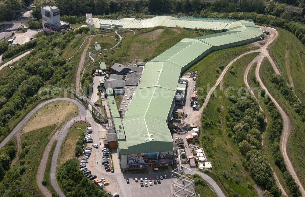 Aerial image Bottrop - Summer toboggan run on the heap in Bottrop in North Rhine-Westphalia