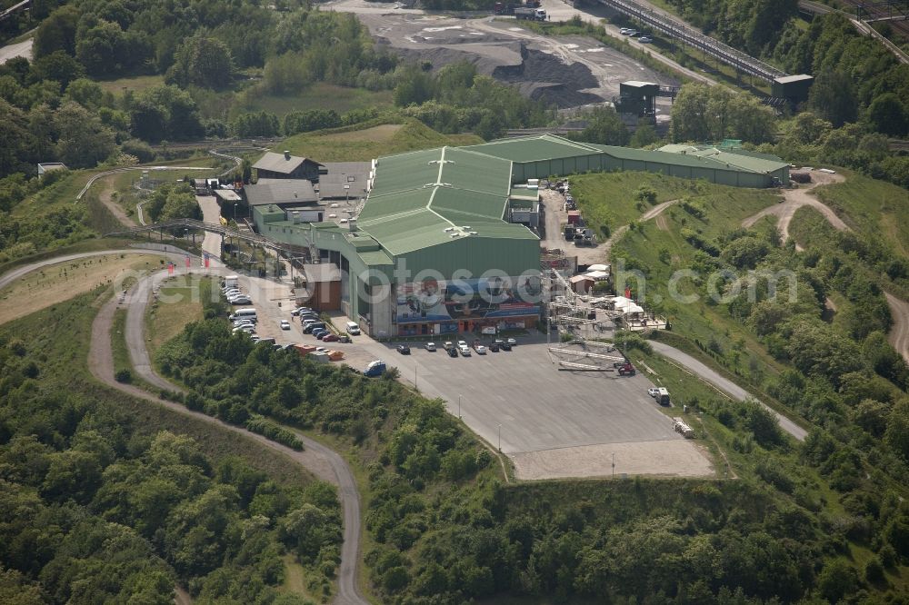 Aerial photograph Bottrop - Summer toboggan run on the heap in Bottrop in North Rhine-Westphalia