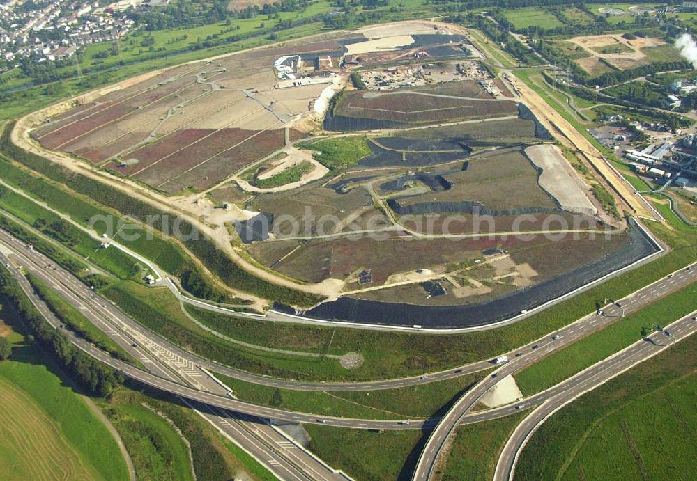 Leverkusen (NRW) from above - 29.08.2005 Leverkusen (NRW) Blick auf die Sonderabfall-Deponie Leverkusen-Bürrig. Die Deponie hat eine Fläche von 60 ha. In 60 Jahren wird die Deponie eine Gesamthöhe von 60 Metern erreichen. Bayer Industry Services GmbH & Co. OHG 51368 Leverkusen Tel.: +49-(0)214 / 30-1