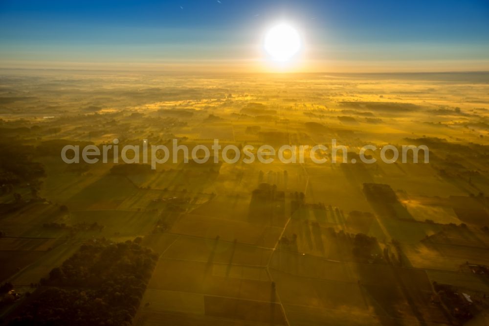 Aerial photograph Hamm - Sunrise over the scenery of the eastern edge of town with farms and farming communities in Hamm in North Rhine-Westphalia