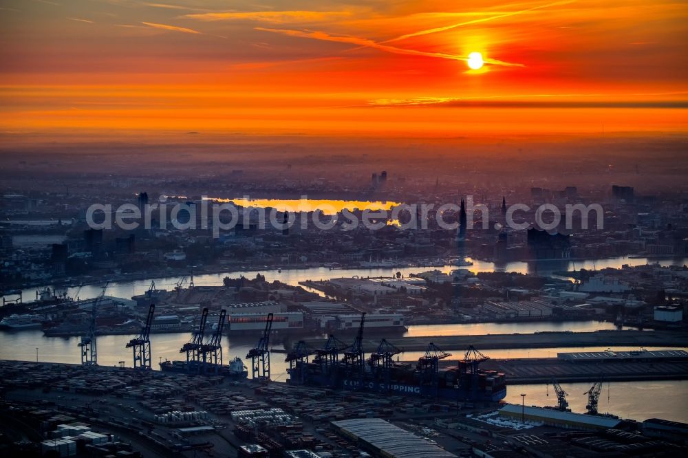 Aerial photograph Hamburg - Sunrise over the city center of the inner city in Ortsteil Neustadt in Hamburg, Germany