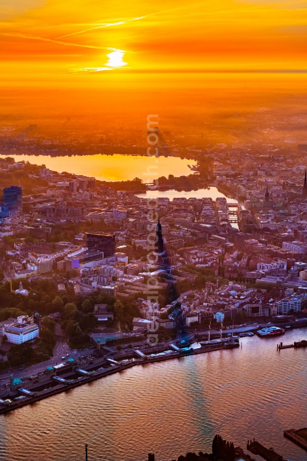 Hamburg from the bird's eye view: Sunrise over the city center of the inner city in Ortsteil Neustadt in Hamburg, Germany