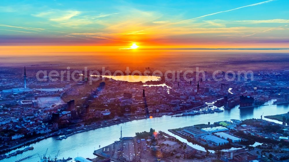 Aerial photograph Hamburg - Sunrise over the city center of the inner city in Ortsteil Neustadt in Hamburg, Germany