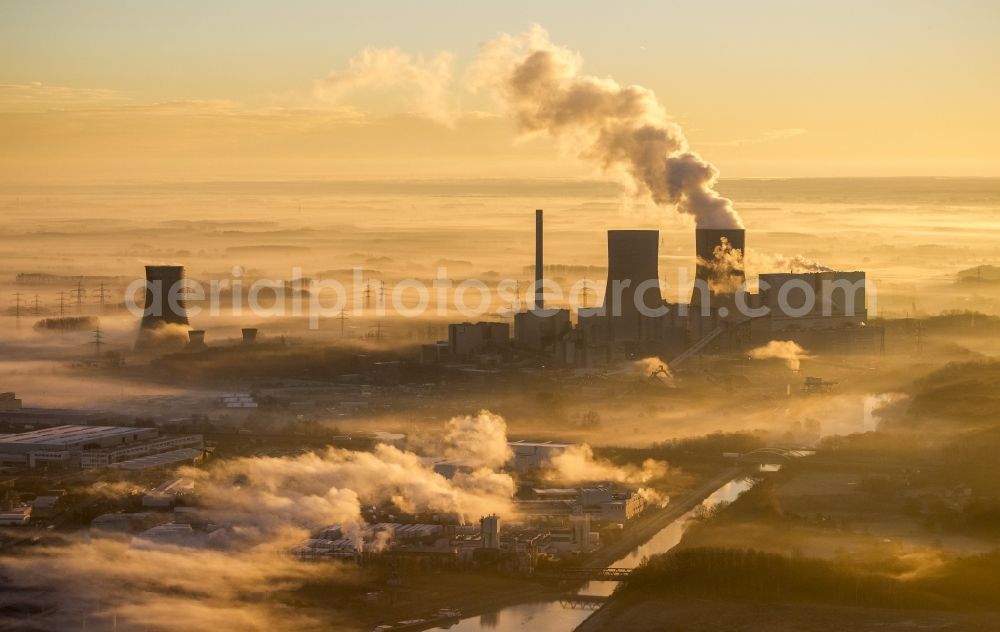 Aerial photograph Hamm - Sunrise at coal-fired power plant of RWE in the district Schmehausen of Hamm in North Rhine-Westphalia