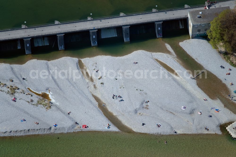 München from above - Bathing and sunbathing visitor rush on Riparian zones on the course of the river of the river Isar in Munich in the state Bavaria, Germany