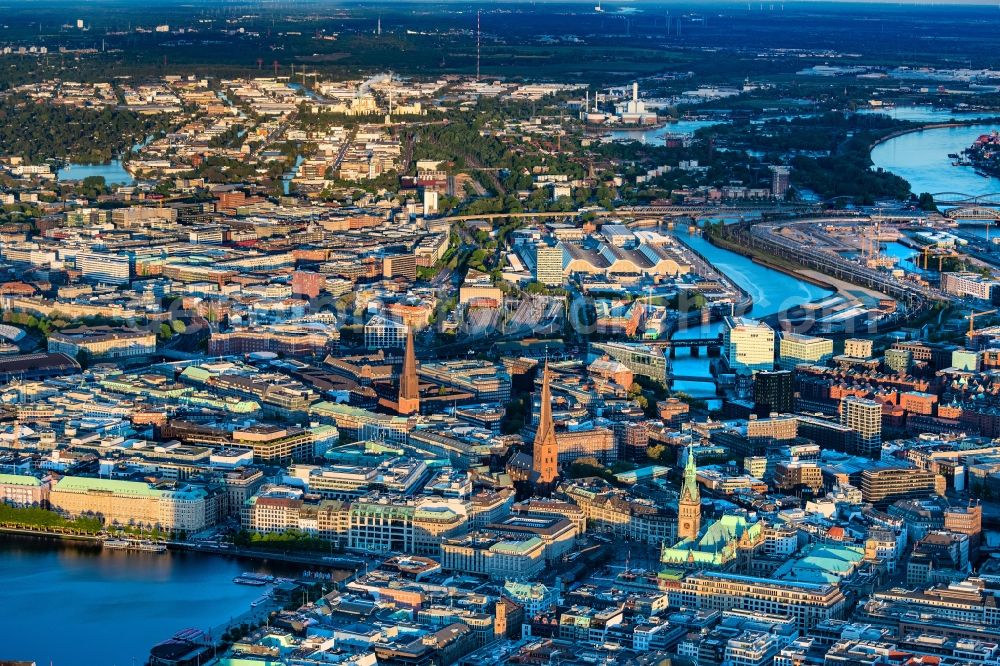 Aerial photograph Hamburg - Sunset over the downtown area of the city on the shore areas of Binnenalster and Nikolaifleet in the district Altstadt in Hamburg, Germany