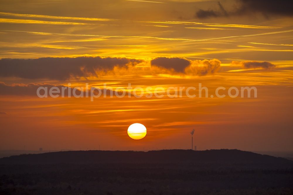 Aerial image Hünxe - Sunset over Voerde and Dinslaken of Huenxe seen from the Ruhr area in North Rhine-Westphalia