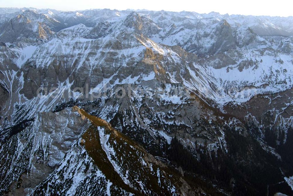 Aerial photograph Kempten - Sonnenuntergangsstimmung über den Alpenketten südlich der Region Kempten im Allgäu (Bayern).