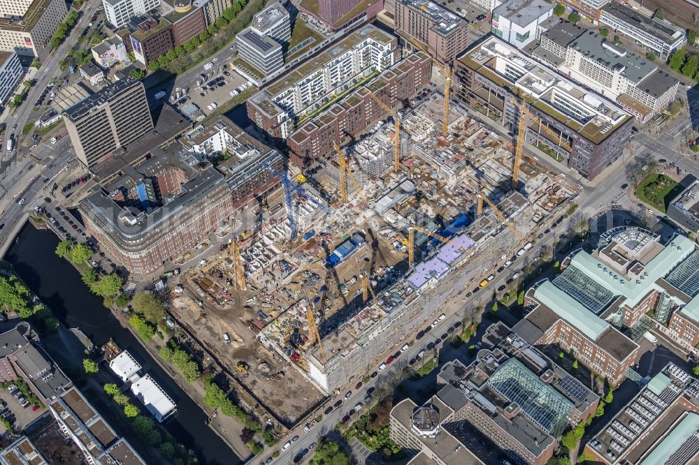 Hamburg from the bird's eye view: Construction site to build a new multi-family residential complex Nagelsweg - Sonninstrasse in Hamburg, Germany