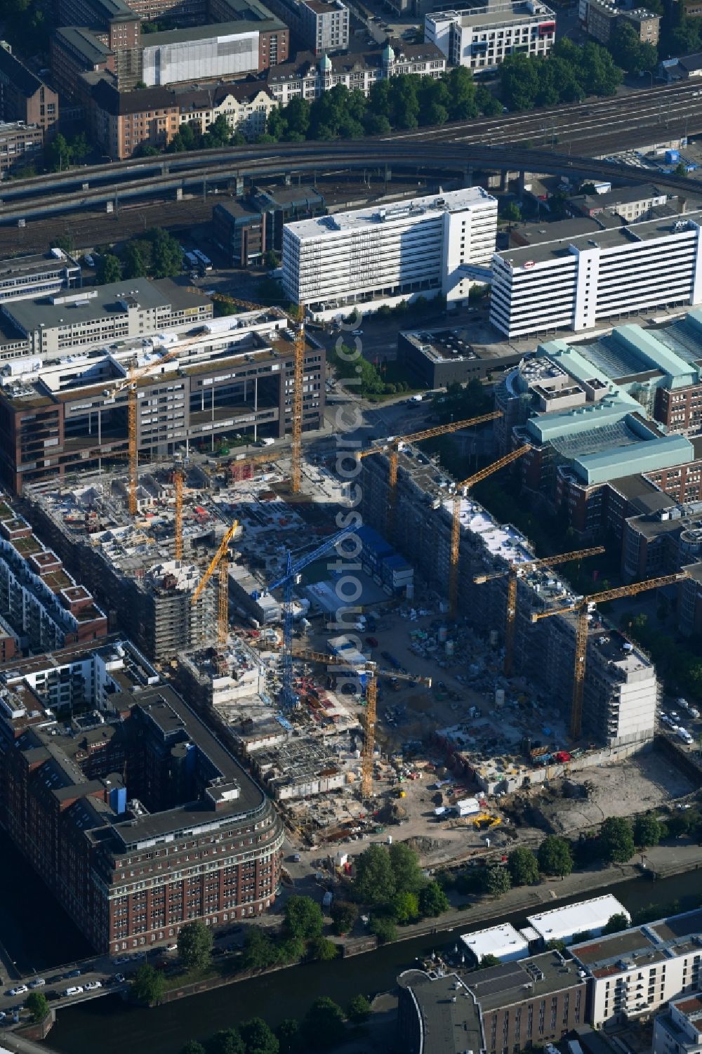 Hamburg from the bird's eye view: Construction site to build a new multi-family residential complex Nagelsweg - Sonninstrasse in Hamburg, Germany