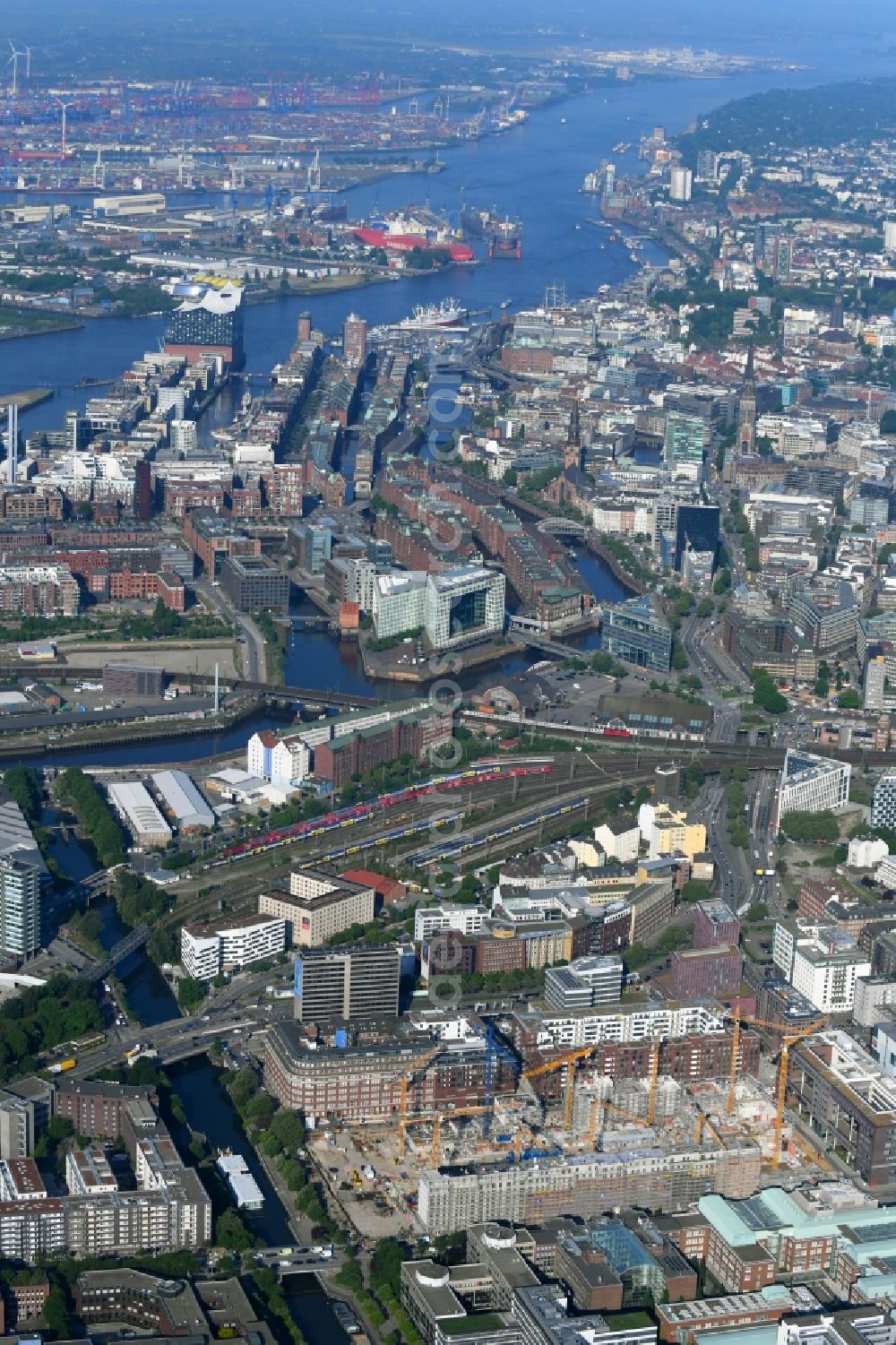 Aerial photograph Hamburg - Construction site to build a new multi-family residential complex Nagelsweg - Sonninstrasse in Hamburg, Germany