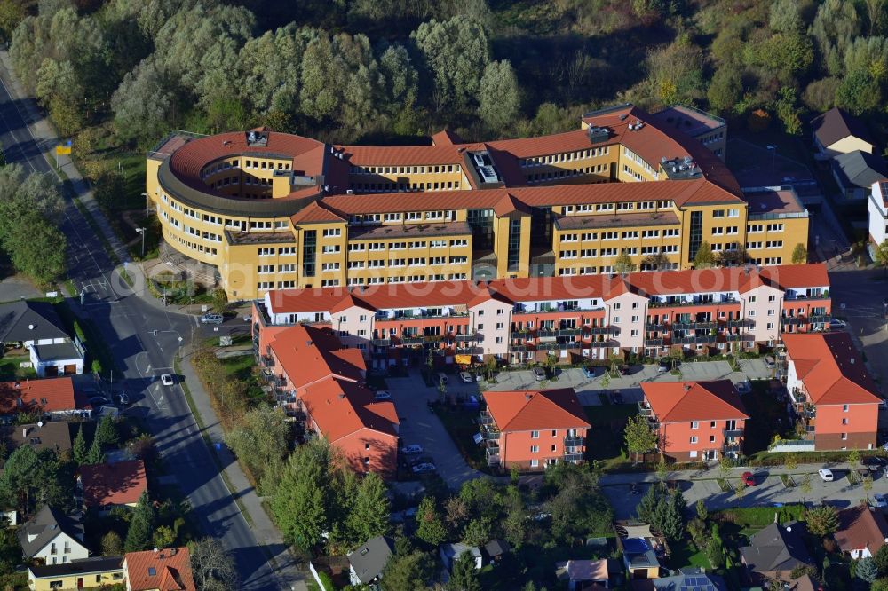 Aerial image Hoppegarten OT Hönow - View of the building of the social insurance ihn the district of Hoenow in Hoppegarten in the state Brandenburg