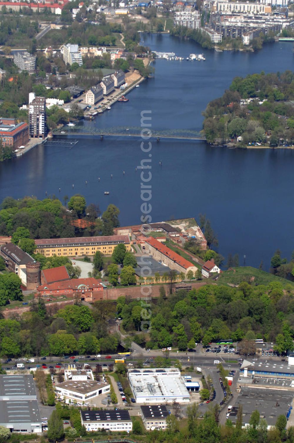 Berlin from above - Blick auf die Spandauer Zitadelle, einer der bedeutendsten und besterhaltenen Renaissancefestungen Europas mit Museum und großem Veranstaltungsbereich für Konzerte. View of Spandau Citadel, one of the most important and best preserved Renaissance fortresses in Europe with a museum and a large event area for concerts.